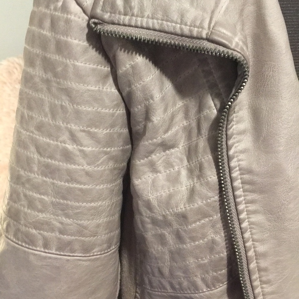 Tan jacket - Picture 2 of 4
